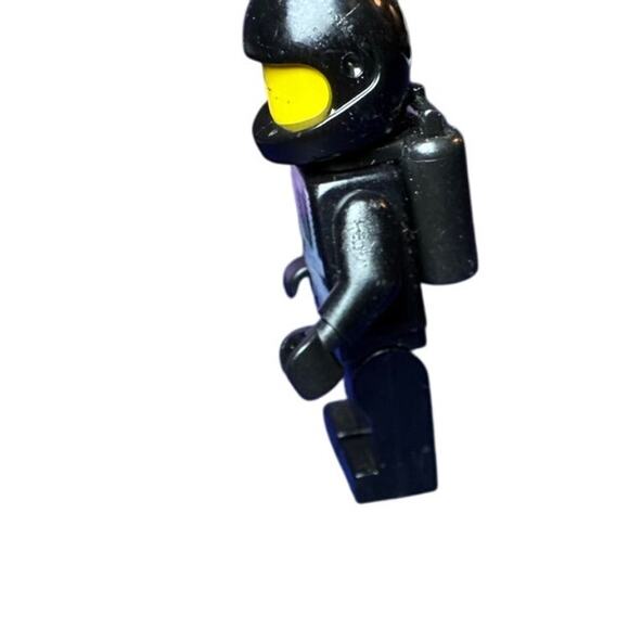 LEGO Minifigure SP001 Blacktron I Space w/ Airtank and Helmet no Visor Screen - Picture 6 of 7
